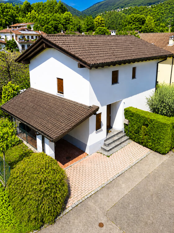 SPLENDIDA CASA UNIFAMILIARE CON GIARDINO PRIVATO 1