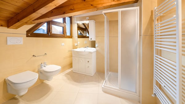 MODERNO APPARTAMENTO ARREDATO DI 3,5 LOCALI CON BALCONE 5