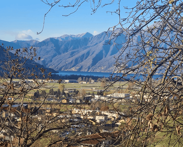 AMPIA CASA BIFAMILIARE CON VISTA APERTA, GIARDINO E BOX AUTO 21