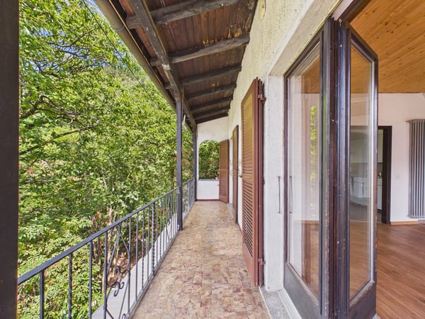 AMPIA CASA BIFAMILIARE CON VISTA APERTA, GIARDINO E BOX AUTO 19
