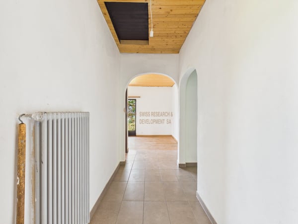 AMPIA CASA BIFAMILIARE CON VISTA APERTA, GIARDINO E BOX AUTO 13