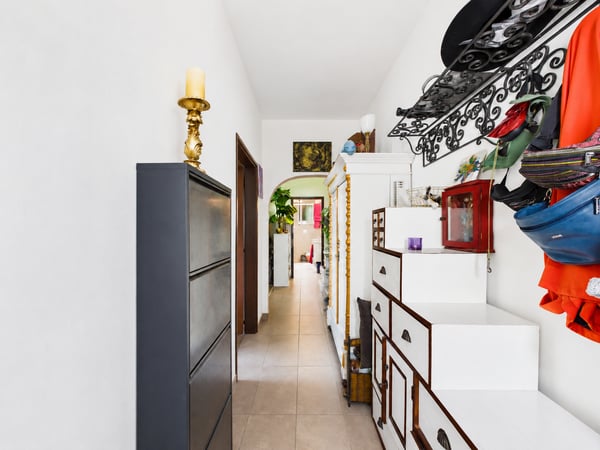 AMPIA CASA BIFAMILIARE CON VISTA APERTA, GIARDINO E BOX AUTO 2
