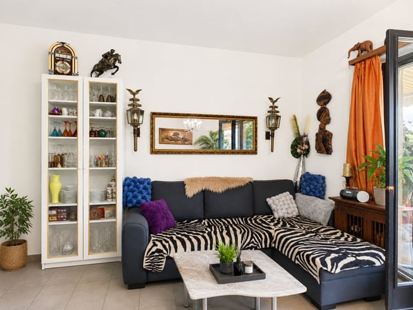 AMPIA CASA BIFAMILIARE CON VISTA APERTA, GIARDINO E BOX AUTO 5