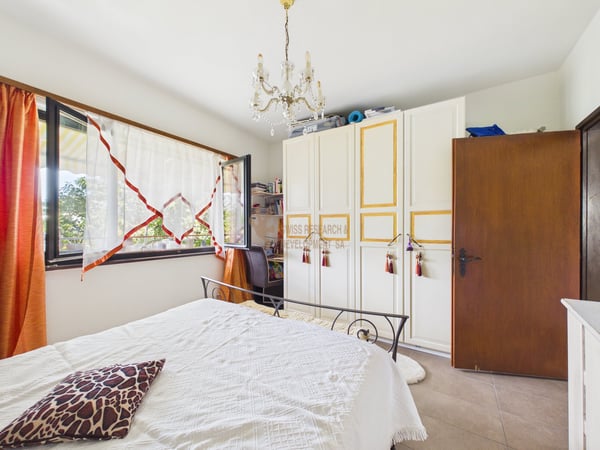 AMPIA CASA BIFAMILIARE CON VISTA APERTA, GIARDINO E BOX AUTO 10