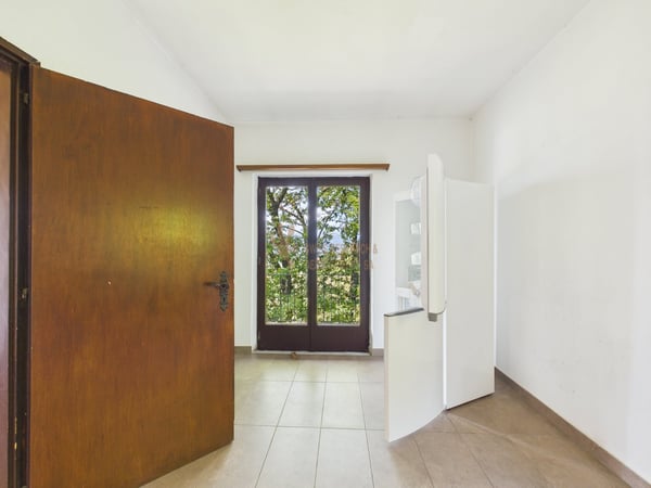 AMPIA CASA BIFAMILIARE CON VISTA APERTA, GIARDINO E BOX AUTO 16
