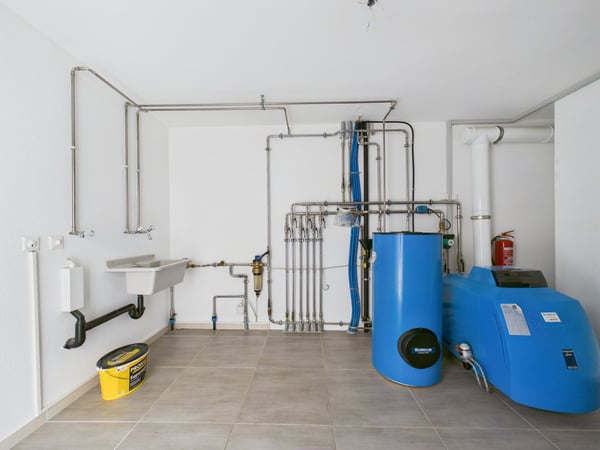CASA CONTIGUA SU 3 PIANI CON GIARDINO E SPAZIO IDEALE PER STUDIO O ATTIVITA' INDIPENDENTE 35