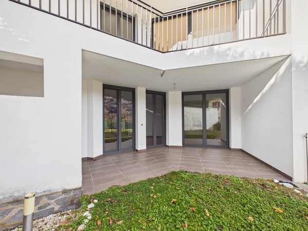 CASA CONTIGUA SU 3 PIANI CON GIARDINO E SPAZIO IDEALE PER STUDIO O ATTIVITA' INDIPENDENTE 3