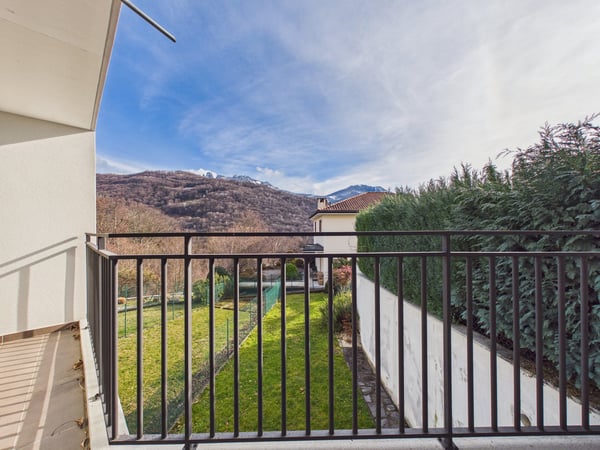 CASA CONTIGUA SU 3 PIANI CON GIARDINO E SPAZIO IDEALE PER STUDIO O ATTIVITA' INDIPENDENTE 26