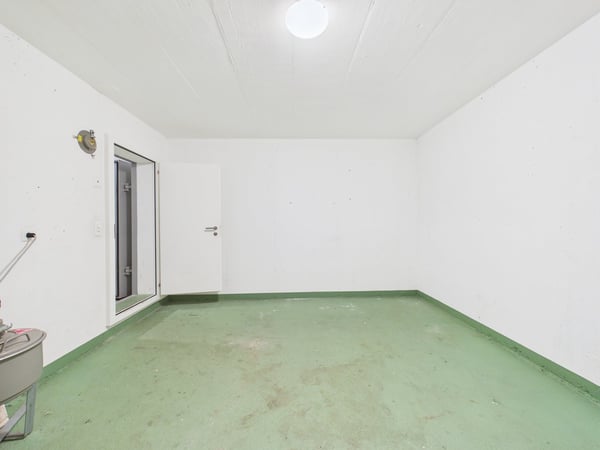 CASA CONTIGUA SU 3 PIANI CON GIARDINO E SPAZIO IDEALE PER STUDIO O ATTIVITA' INDIPENDENTE 37