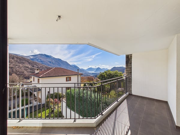CASA CONTIGUA SU 3 PIANI CON GIARDINO E SPAZIO IDEALE PER STUDIO O ATTIVITA' INDIPENDENTE 13