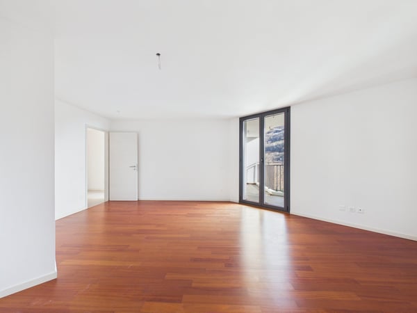 CASA CONTIGUA SU 3 PIANI CON GIARDINO E SPAZIO IDEALE PER STUDIO O ATTIVITA' INDIPENDENTE 24