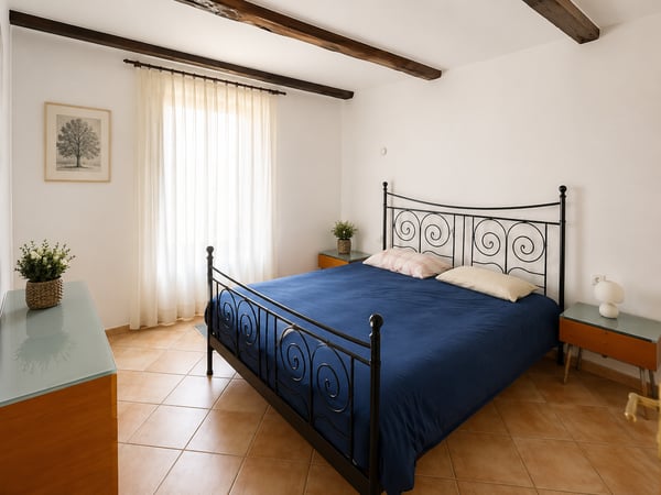 CASA BIFAMILIARE SU TRE PIANI – IDEALE COME ABITAZIONE O INVESTIMENTO, CON RENDIMENTO DEL 4% 6
