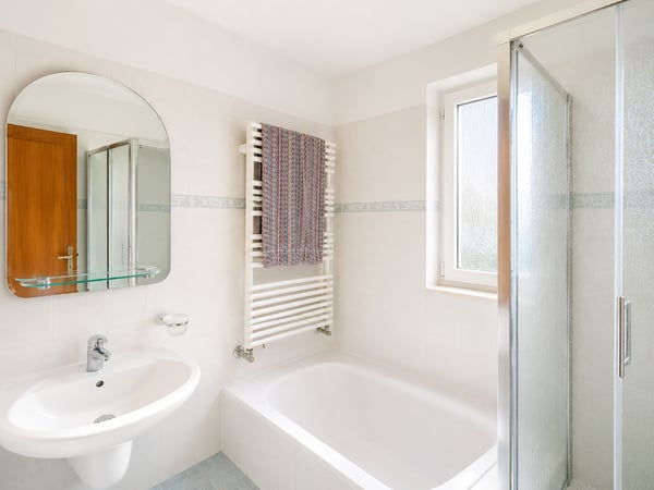 CASA BIFAMILIARE SU TRE PIANI – IDEALE COME ABITAZIONE O INVESTIMENTO, CON RENDIMENTO DEL 4% 8