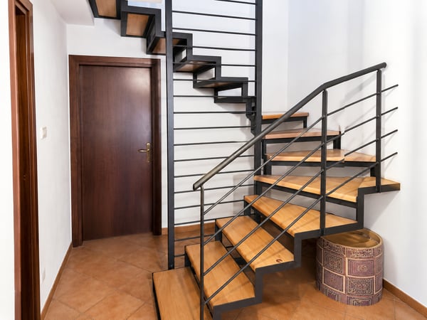 CASA BIFAMILIARE SU TRE PIANI – IDEALE COME ABITAZIONE O INVESTIMENTO, CON RENDIMENTO DEL 4% 5