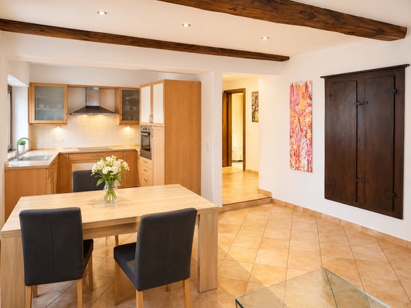 CASA BIFAMILIARE SU TRE PIANI – IDEALE COME ABITAZIONE O INVESTIMENTO, CON RENDIMENTO DEL 4% 3