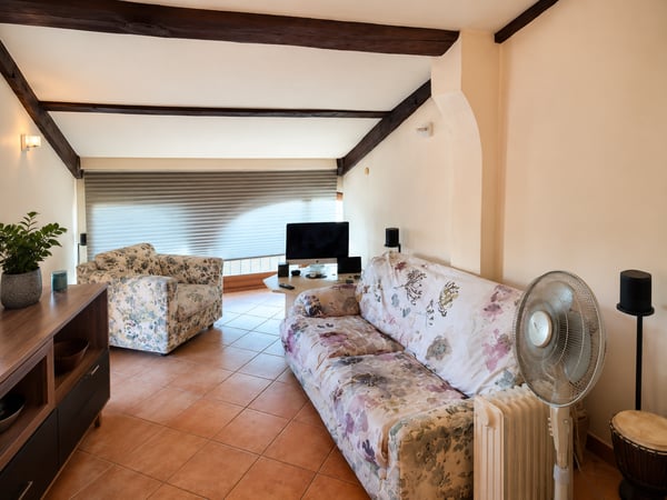 CASA BIFAMILIARE SU TRE PIANI – IDEALE COME ABITAZIONE O INVESTIMENTO, CON RENDIMENTO DEL 4% 7