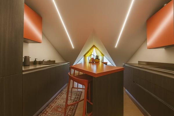 MODERNA MANSARDA DI DESIGN CON VISTA LAGO 3