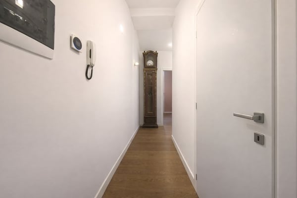 MODERNA MANSARDA DI DESIGN CON VISTA LAGO 2