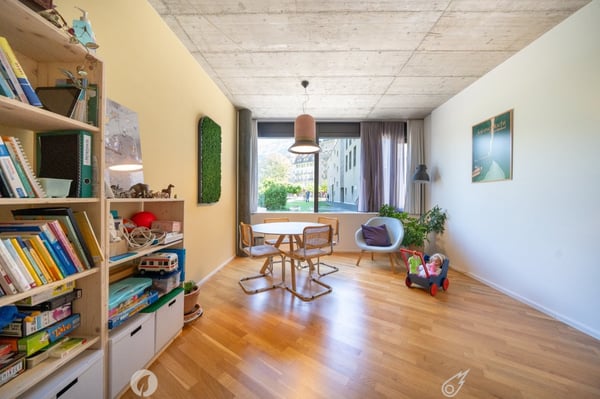 VIELSEITIGE 5-ZIMMER-EINHEIT AN TOPLAGE IN INTERLAKEN – WOHNEN ODER ARBEITEN MIT STIL 4