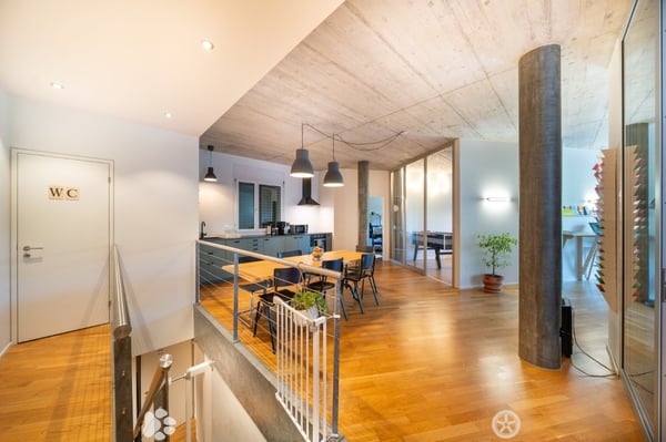 VIELSEITIGE 5-ZIMMER-EINHEIT AN TOPLAGE IN INTERLAKEN – WOHNEN ODER ARBEITEN MIT STIL 3