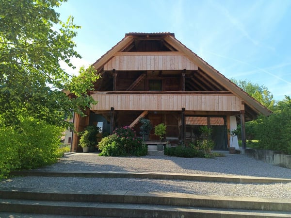 Top modernes Stöckli mit Gartenanteil (Stockwerkeigentum) 1