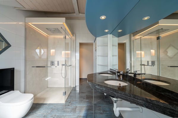 Grosszügige Villa mit 2.5 Zimmern und Hallenbad 4