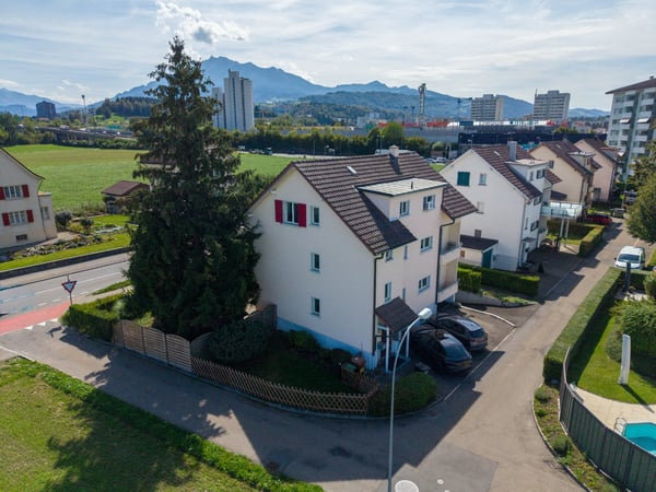Dreifamilienhaus mit Ertrag und Entwicklungsoption 1