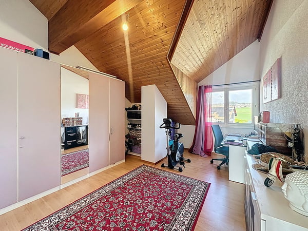 Charmant appartement en attique de 3.5 pièces à Savigny 8