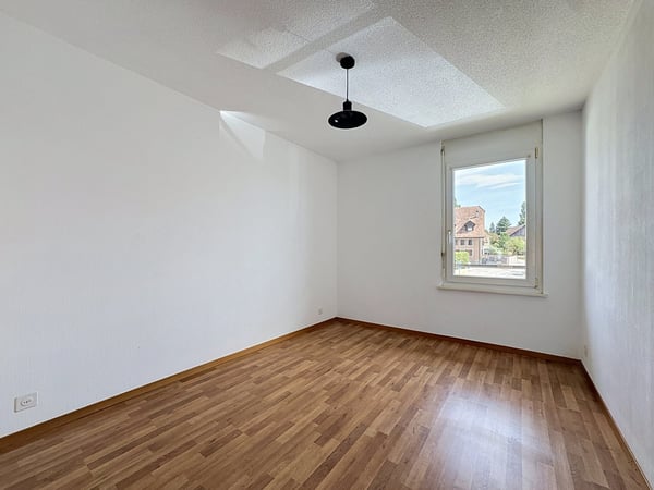 Libre de suite – 3.5 pièces traversant, balcon et calme villageois 8