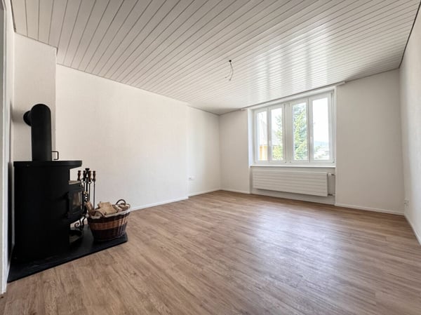 Rennoviertes Zweifamilienhaus mit 3.8 % Bruttorendite in ruhiger Lage 4