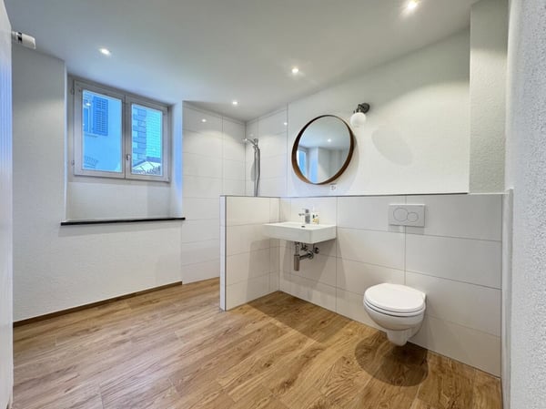 Rennoviertes Zweifamilienhaus mit 3.8 % Bruttorendite in ruhiger Lage 7