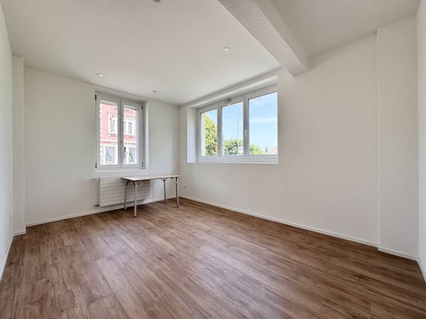 Rennoviertes Zweifamilienhaus mit 3.8 % Bruttorendite in ruhiger Lage 3