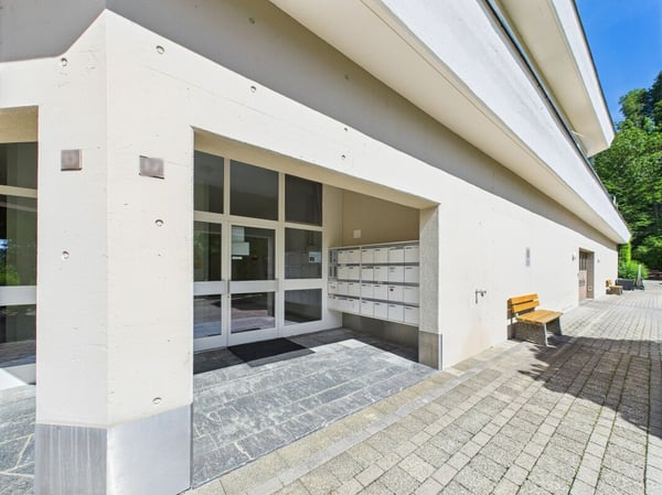 Bergpanorama garantiert! 2 Tiefgaragenplätze und 1 Aussenparkplatz inklusive! 20