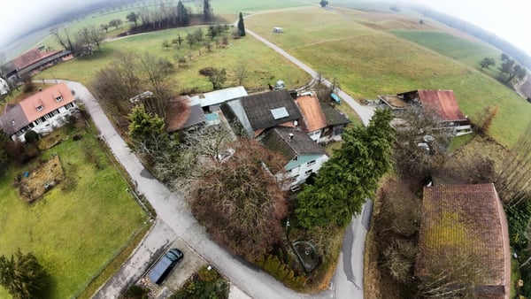 Einmalige Chance für Visionäre - Grosszügiges Grundstück mit Entwicklungspotenzial 3