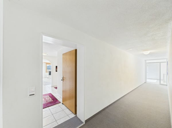 Sonnenparadies mit 180° Bergkino - frisch renovierte 4.5-Zimmer-Terrassenwohnung 17