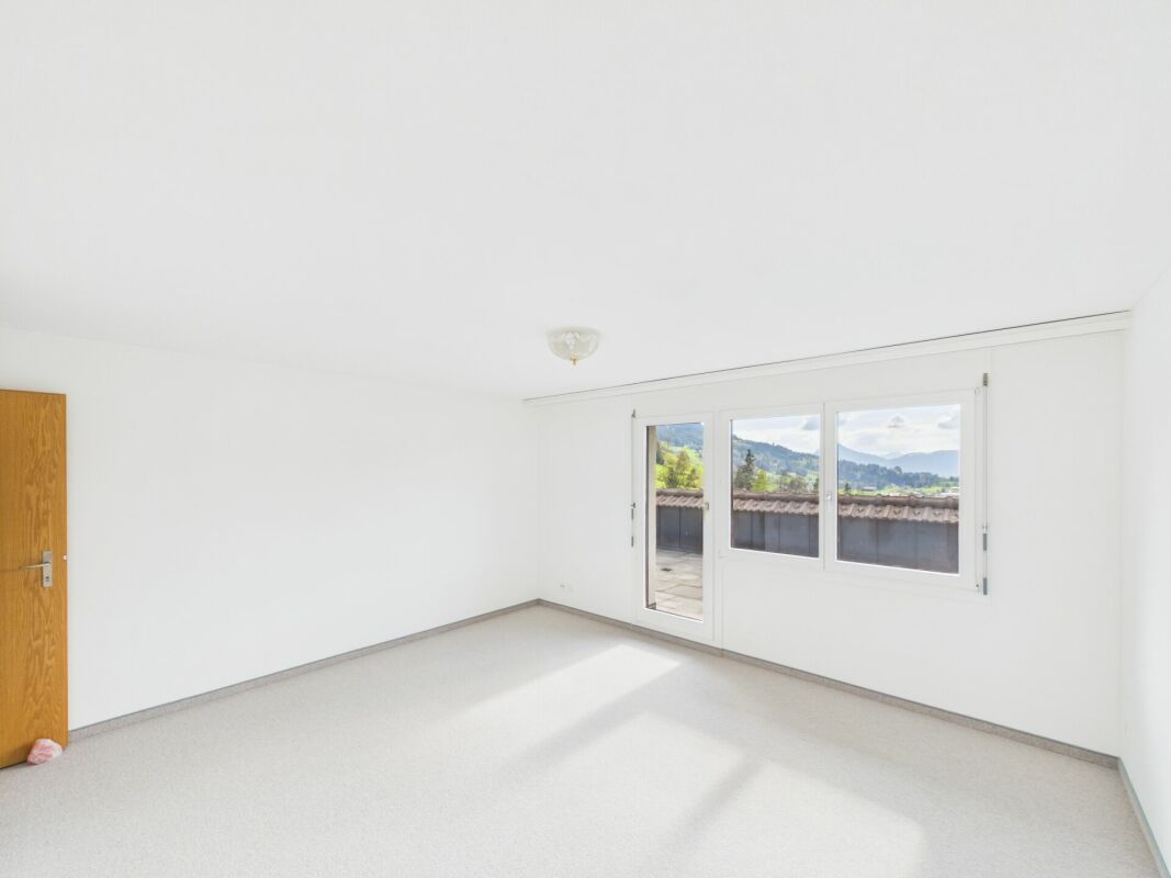 Sonnenparadies mit 180° Bergkino - frisch renovierte 4.5-Zimmer-Terrassenwohnung