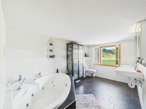 7.5 Zimmer Einfamilienhaus mit Wintergarten, Sitzplatz und 2 Garagenboxen! 14