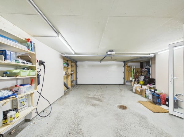 7.5 Zimmer Einfamilienhaus mit Wintergarten, Sitzplatz und 2 Garagenboxen! 16