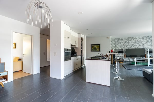 Appartement 5.5 pièces au dernier étage – calme, lumineux et idéalement situé à Givisiez 4