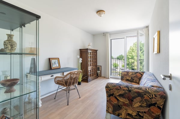 Appartement 5.5 pièces au dernier étage – calme, lumineux et idéalement situé à Givisiez 8
