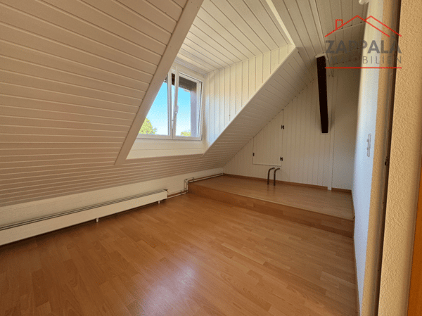 Sonnige 1.5-Zimmer-Dachwohnung in Hofstetten-Flüh - frisch renoviert & bezugsbereit 7