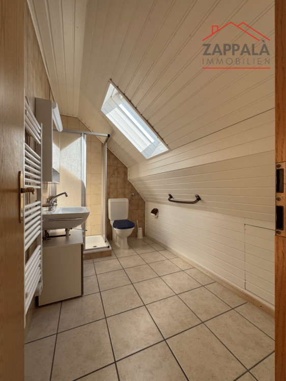 Sonnige 1.5-Zimmer-Dachwohnung in Hofstetten-Flüh - frisch renoviert & bezugsbereit 10