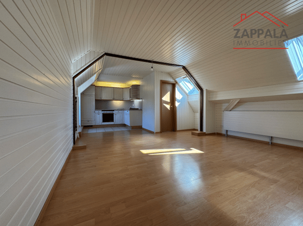 Sonnige 1.5-Zimmer-Dachwohnung in Hofstetten-Flüh - frisch renoviert & bezugsbereit 2