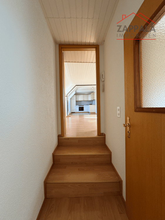 Sonnige 1.5-Zimmer-Dachwohnung in Hofstetten-Flüh - frisch renoviert & bezugsbereit 8