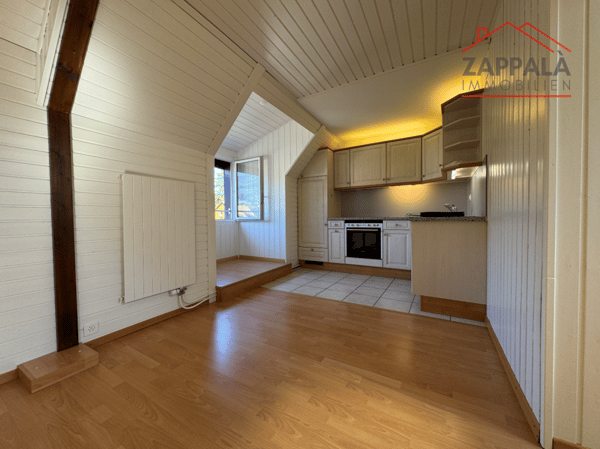 Sonnige 1.5-Zimmer-Dachwohnung in Hofstetten-Flüh - frisch renoviert & bezugsbereit 3