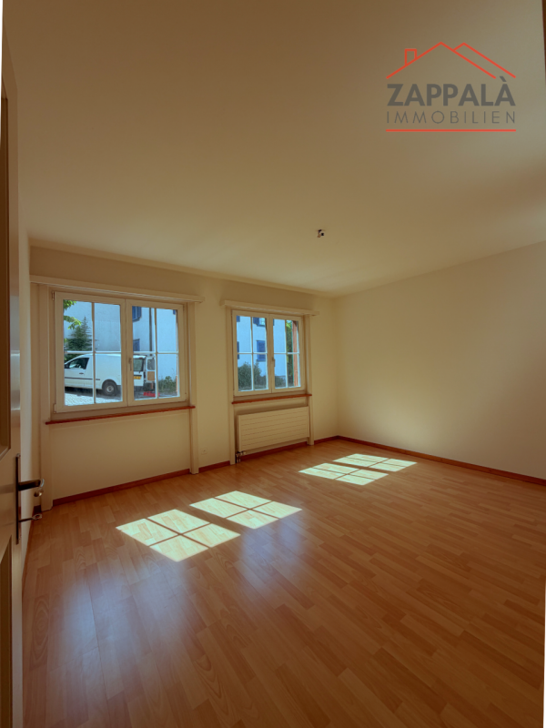 Elegante 4-Zimmer-Wohnung im Erdgeschoss In Schönenbuch