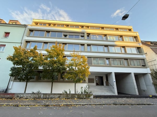 1.5 Zimmer Attikawohnung mit Balkon und Loggia 12