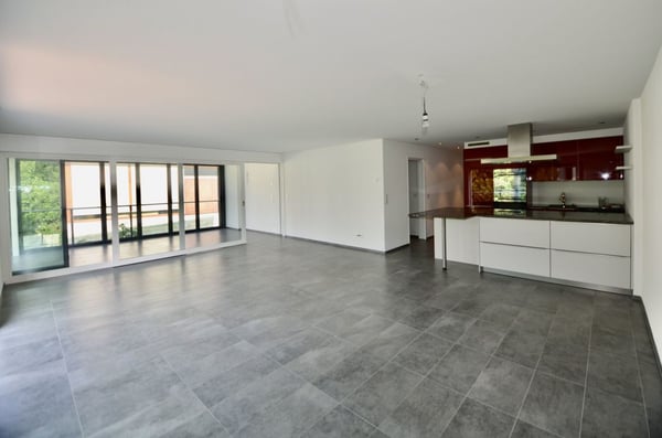 Helle 1.5 Zi. Wohnung mit grosser Loggia 2