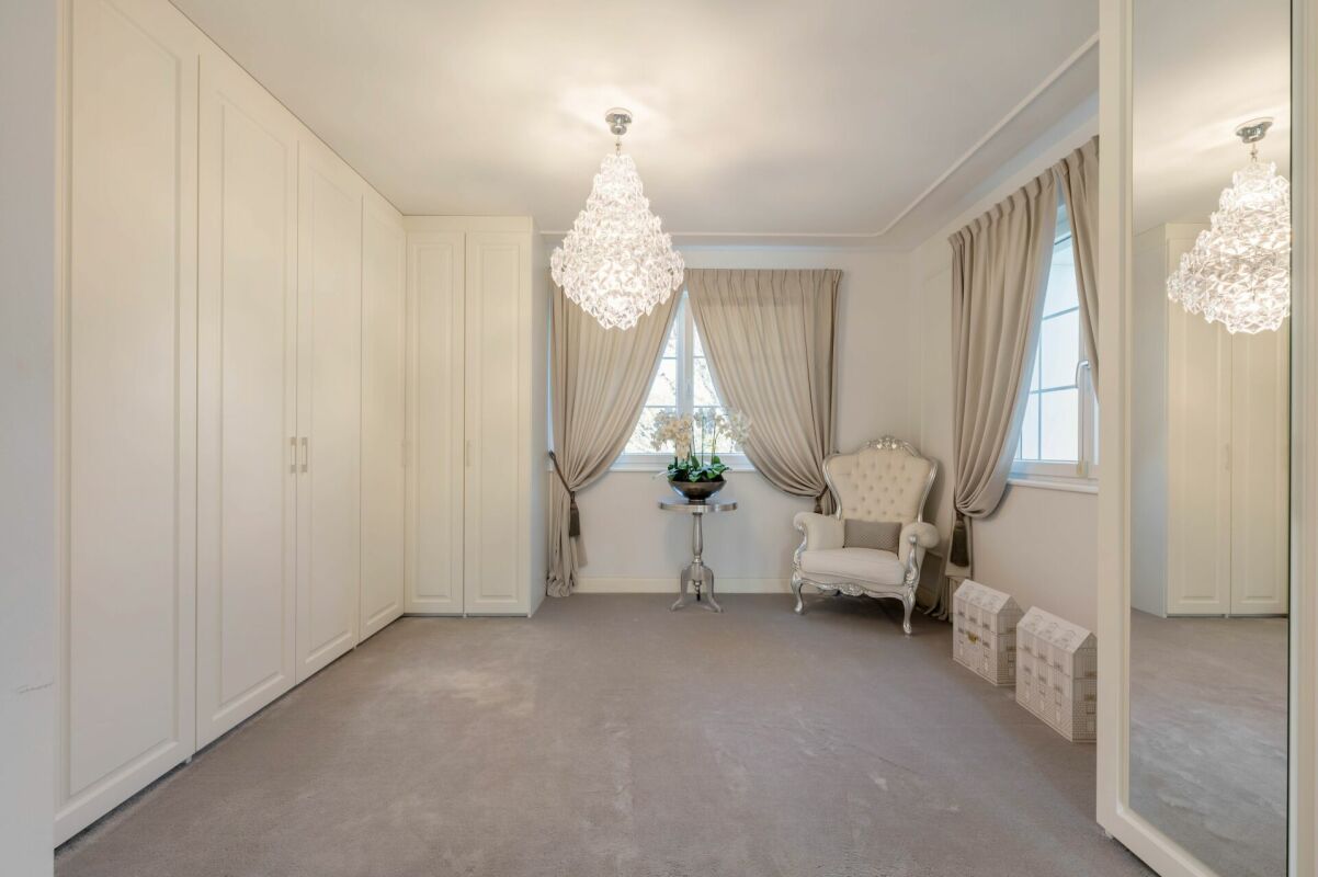 Elegantes Landhaus mit grosszügigen Nebenflächen