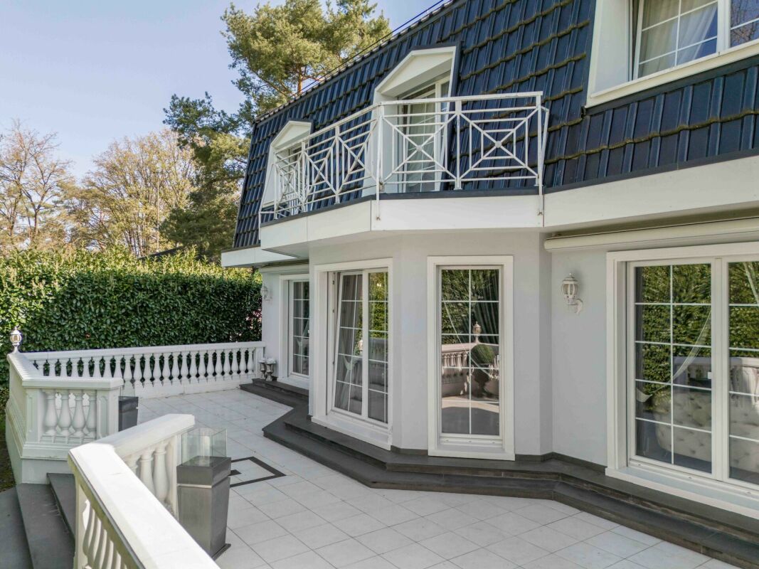 Elegantes Landhaus mit grosszügigen Nebenflächen